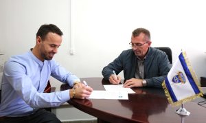 Metë Shatri, kandidati i LVV-së që mbështeti policët me zbritje në shërbimet stomatologjike